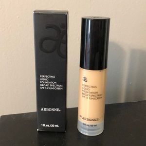 Perfecting Liquid Foundation-BUFF